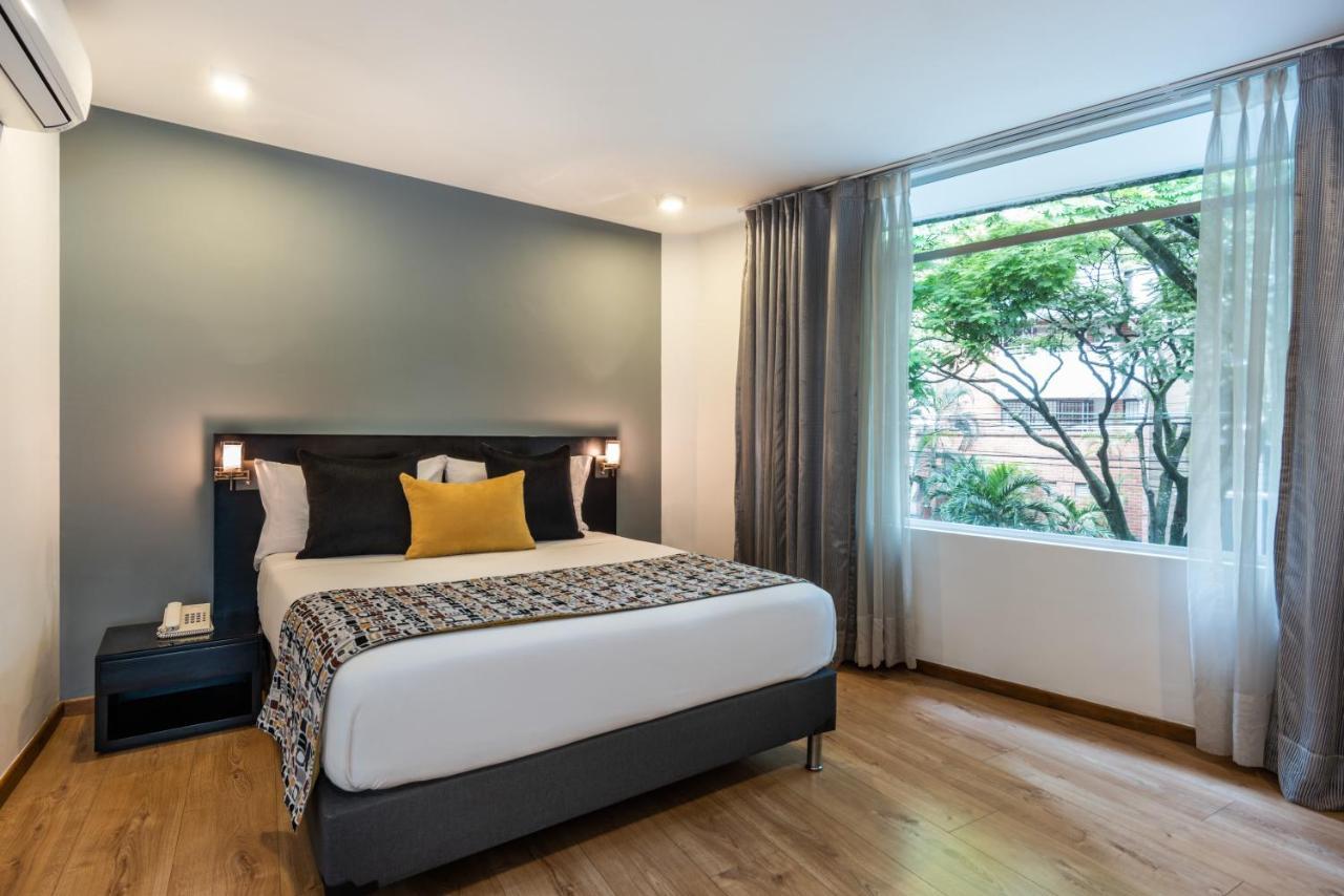 Hotel Asturias Меделин Екстериор снимка