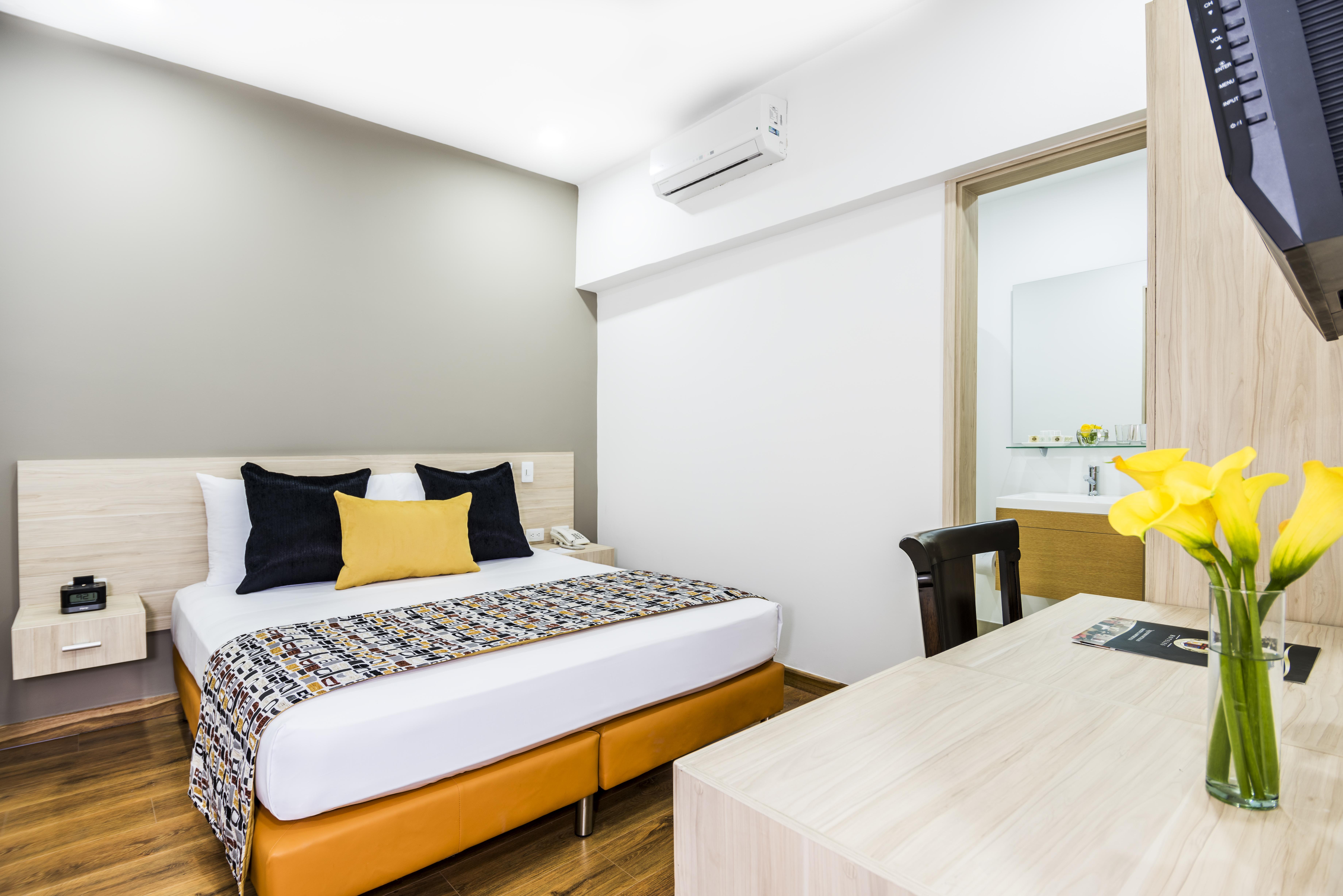 Hotel Asturias Меделин Екстериор снимка