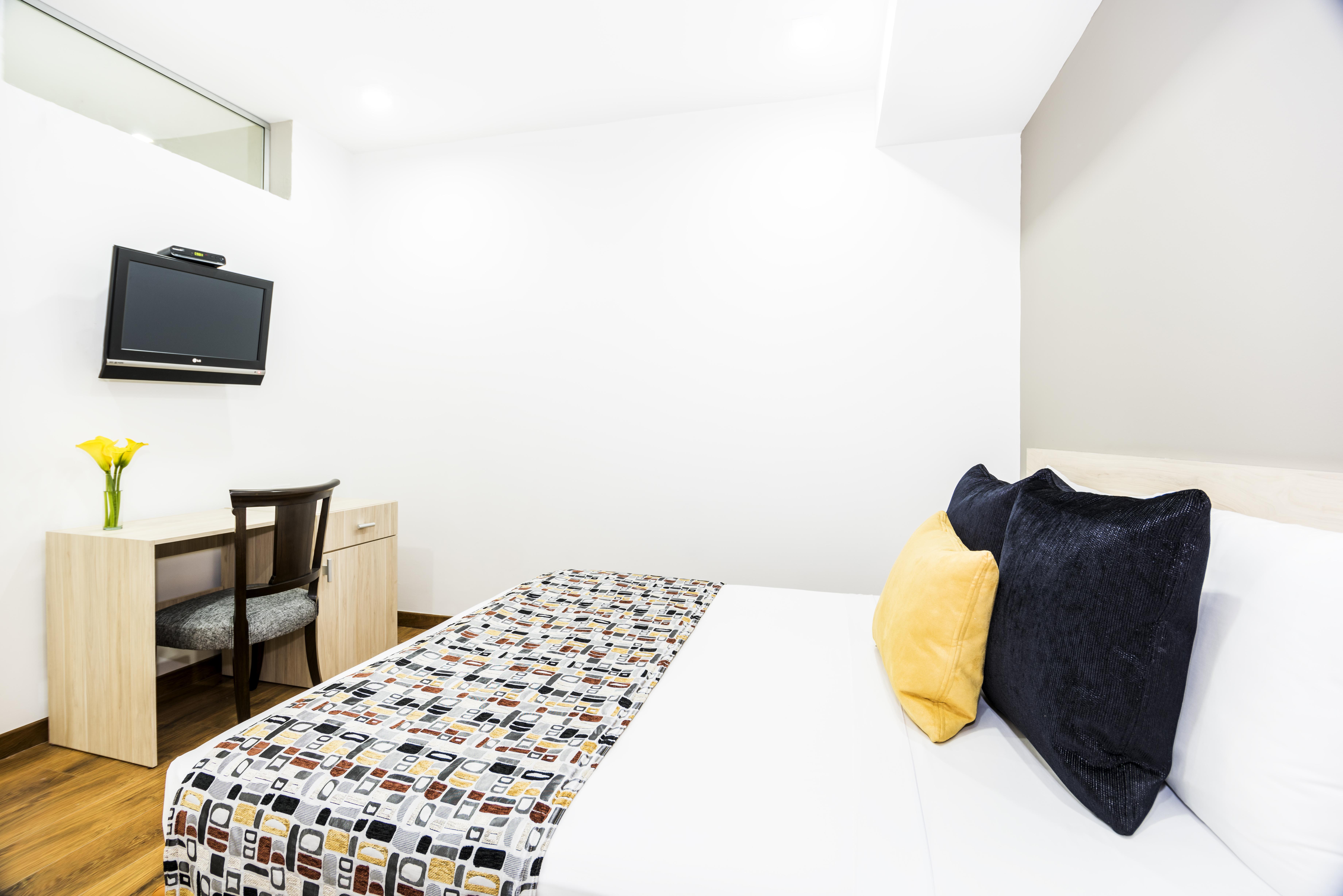 Hotel Asturias Меделин Екстериор снимка