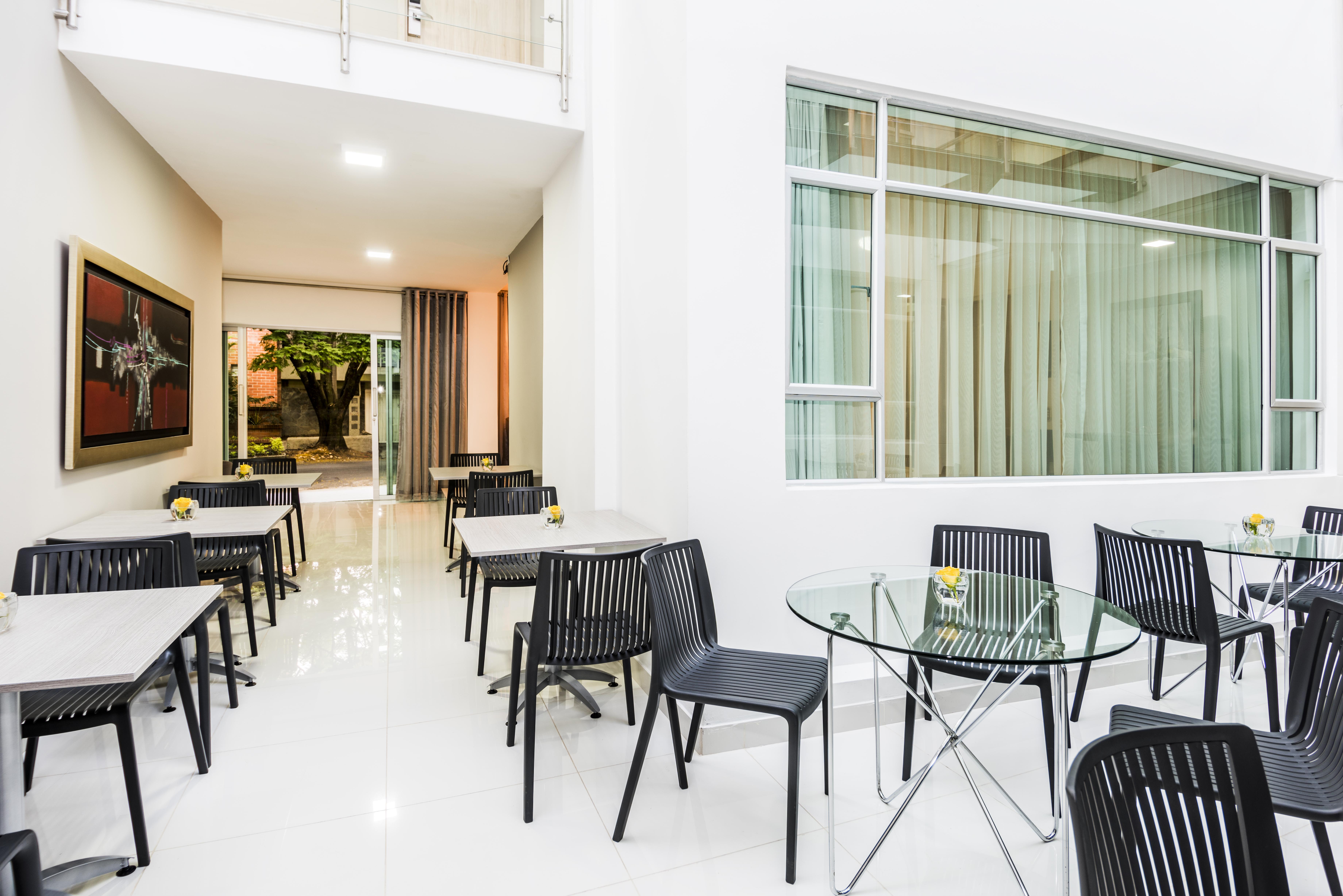 Hotel Asturias Меделин Екстериор снимка