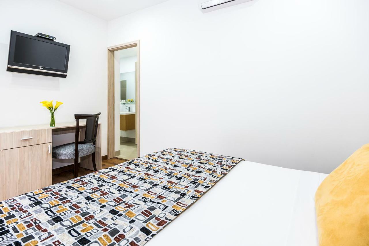Hotel Asturias Меделин Екстериор снимка
